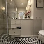 Vipwarsawapartments Sapphire Mennica Apartmán