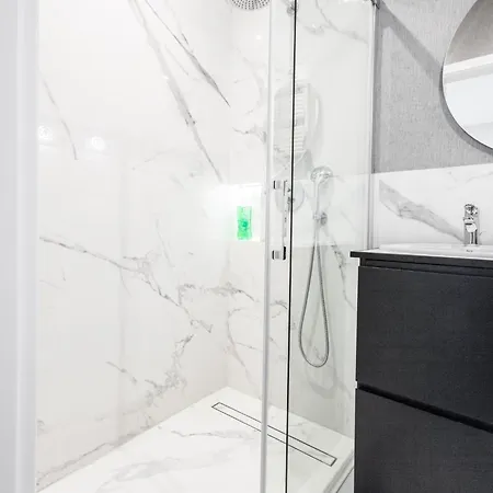 Vipwarsawapartments Sapphire Mennica *