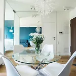 Vipwarsawapartments Sapphire Mennica Varşova