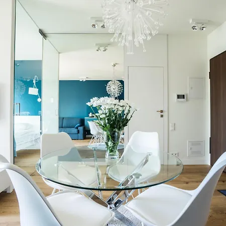 Vipwarsawapartments Sapphire Mennica ורשה