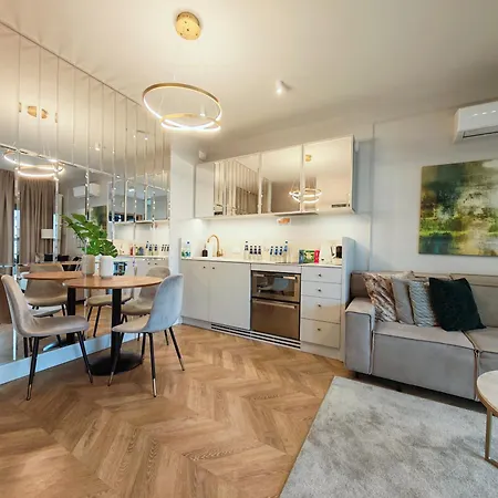 Vipwarsawapartments Sapphire Mennica