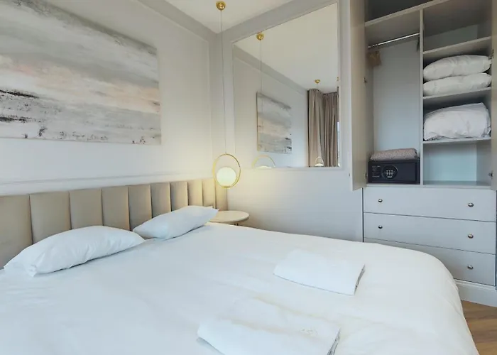 شقة Vipwarsawapartments Sapphire Mennica وارسو