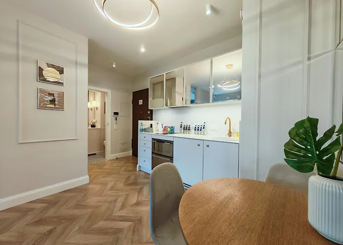 Vipwarsawapartments Sapphire Mennica شقة