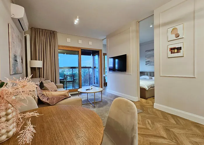 Vipwarsawapartments Sapphire Mennica *