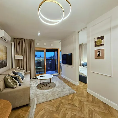 Vipwarsawapartments Sapphire Mennica