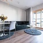 Vipwarsawapartments Sapphire Mennica Apartamento Varsóvia