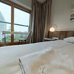 Vipwarsawapartments Sapphire Mennica
