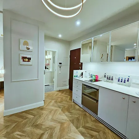 Vipwarsawapartments Sapphire Mennica * Warszawa